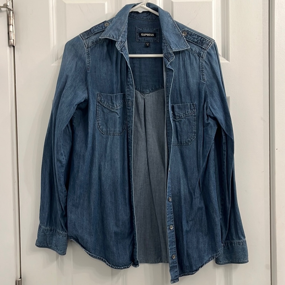 Express Women’s Relaxed Fit Button-down Denim